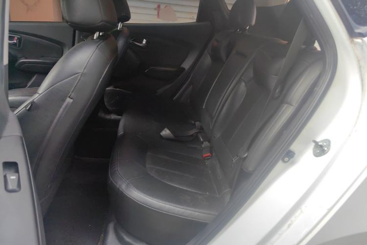Used Hyundai ix35 2015 2.0L Automatic 2WD Smart Version China V Standard Left Rear Seat
