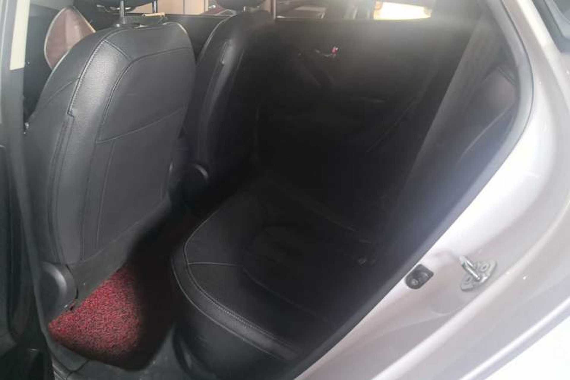 Used Hyundai ix35 2015 2.0L Automatic 2WD Smart Version China V Standard Left Rear Seat