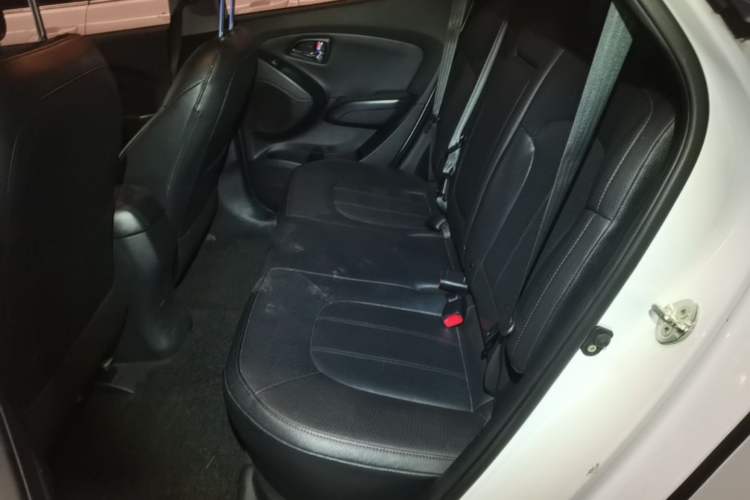 Used Hyundai ix35 2015 2.0L Automatic 2WD Smart Version China V Standard Left Rear Seat