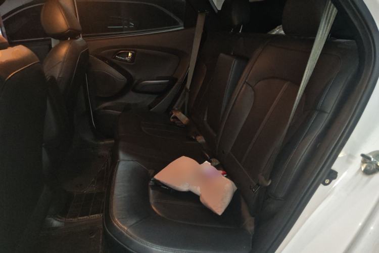 Used Hyundai ix35 2015 2.0L Automatic 2WD Smart Version China V Standard Left Rear Seat