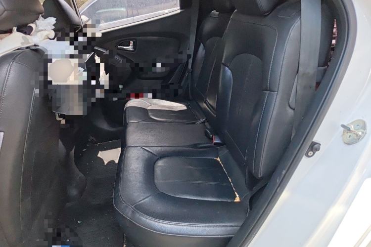 Used Hyundai ix35 2015 2.0L Automatic 2WD Smart Version China V Standard Left Rear Seat