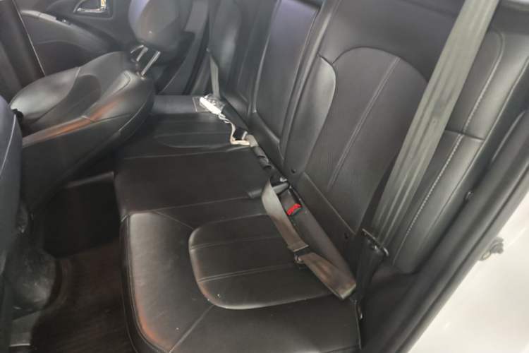 Used Hyundai ix35 2015 2.0L Automatic 2WD Smart Version China V Standard Left Rear Seat