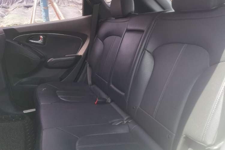 Used Hyundai ix35 2015 2.0L Automatic 2WD Smart Version China V Standard Left Rear Seat