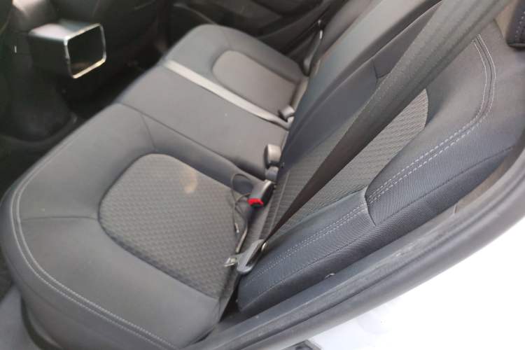 Used Hyundai ix35 2015 2.0L Automatic 2WD Comfort Edition China IV Standard Left Rear Seat