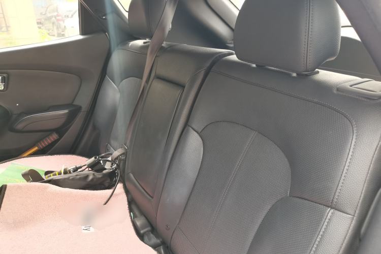 Used Hyundai ix35 2015 2.0L Automatic 2WD Smart Version China V Standard Left Rear Seat