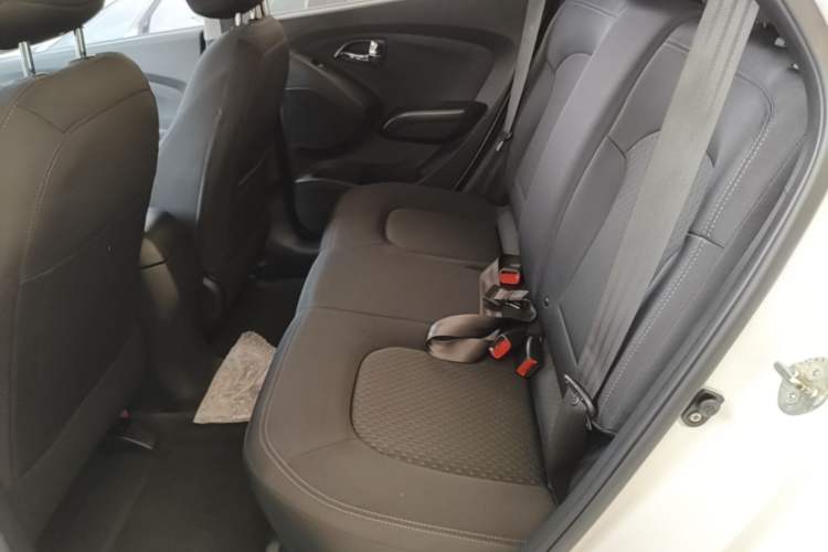 Used Hyundai ix35 2015 2.0L Automatic 2WD Comfort Edition China IV Standard Left Rear Seat