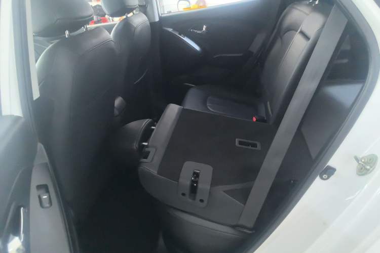 Used Hyundai ix35 2015 2.0L Automatic 2WD Smart Version China V Standard Left Rear Seat