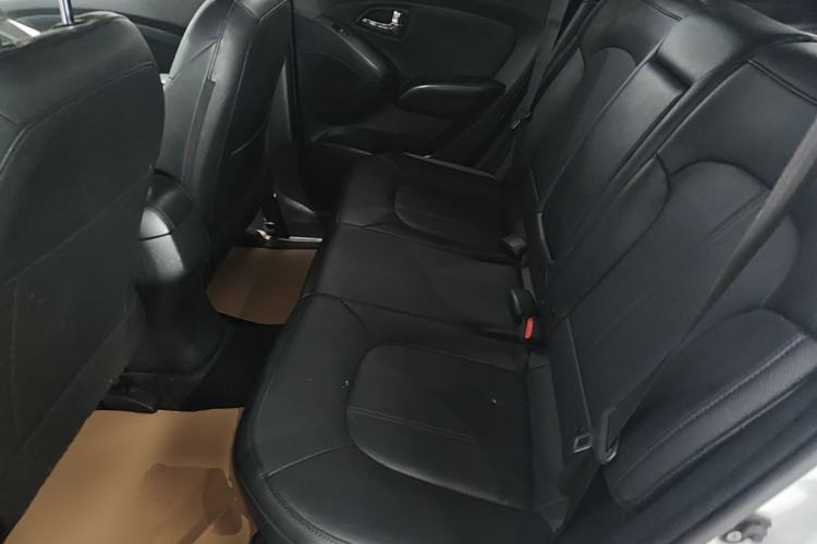 Used Hyundai ix35 2015 2.0L Automatic 2WD Smart Version China V Standard Left Rear Seat