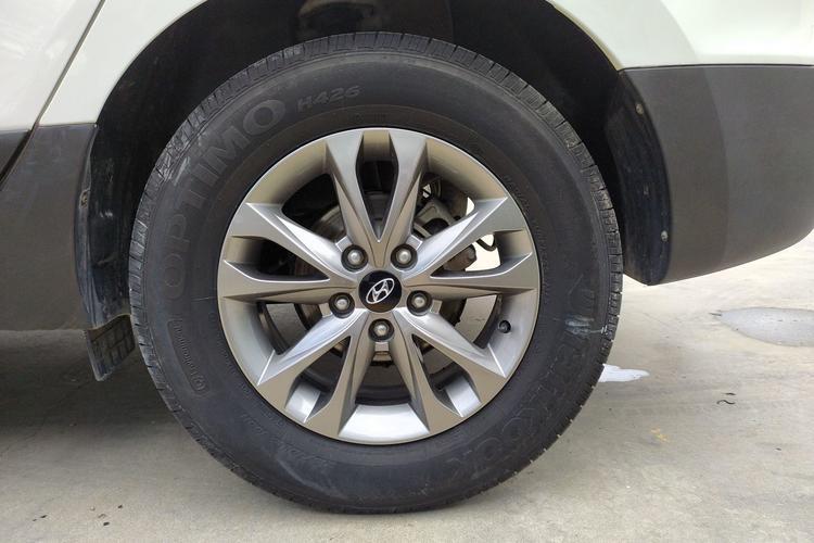 Used Hyundai ix35 2015 2.0L Automatic 2WD Comfort Edition China V Standard Left Rear Wheel Hub