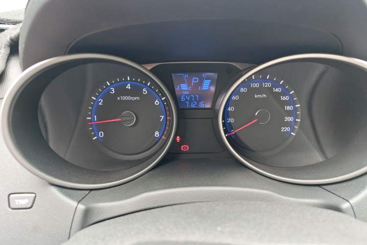 Used Hyundai ix35 2015 2.0L Automatic 2WD Smart Version China V Standard Odometer Close Up