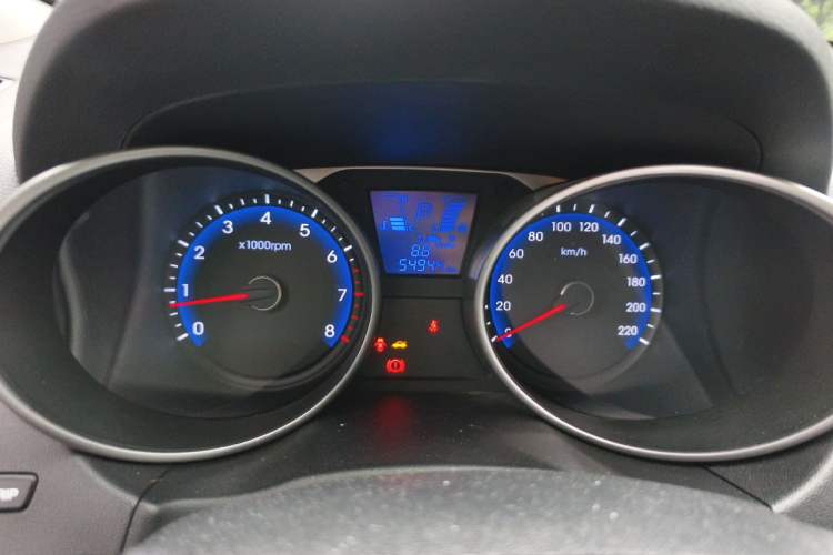 Used Hyundai ix35 2015 2.0L Automatic 2WD Smart Version China V Standard Odometer Close Up