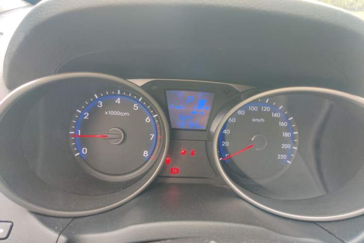 Used Hyundai ix35 2015 2.0L Automatic 2WD Comfort Edition China IV Standard Odometer Close Up