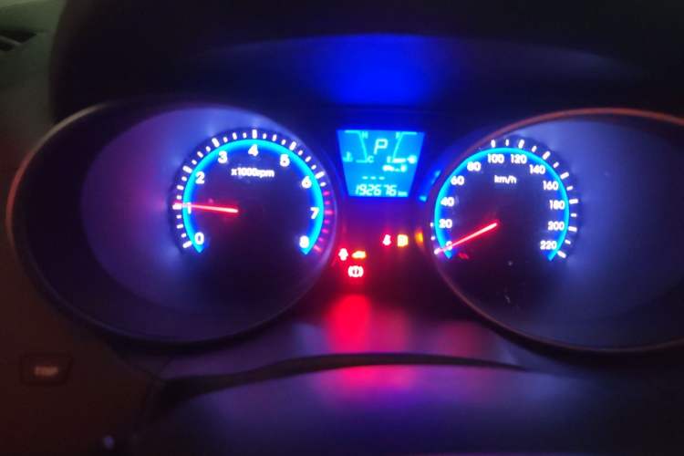 Used Hyundai ix35 2015 2.0L Automatic 2WD Smart Type China IV Odometer Close Up