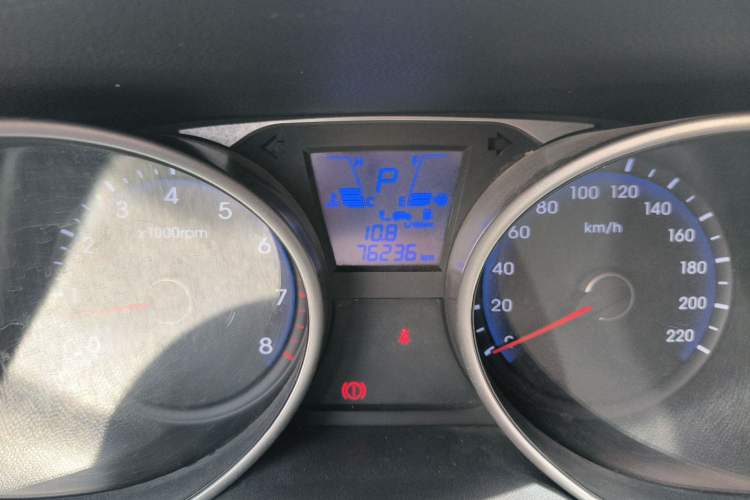 Used Hyundai ix35 2015 2.0L Automatic 2WD Comfort Edition China IV Standard Odometer Close Up