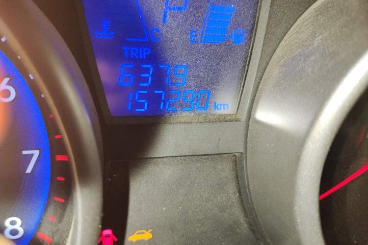 Used Hyundai ix35 2015 2.0L Automatic 2WD Smart Type China IV Odometer Close Up