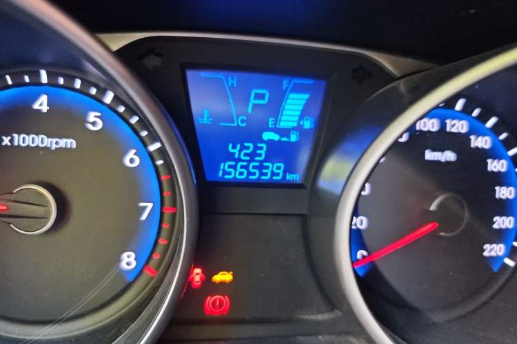 Used Hyundai ix35 2015 2.0L Automatic 2WD Smart Type China IV Odometer Close Up