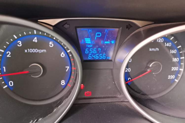 Used Hyundai ix35 2015 2.0L Automatic 2WD Smart Version China V Standard Odometer Close Up