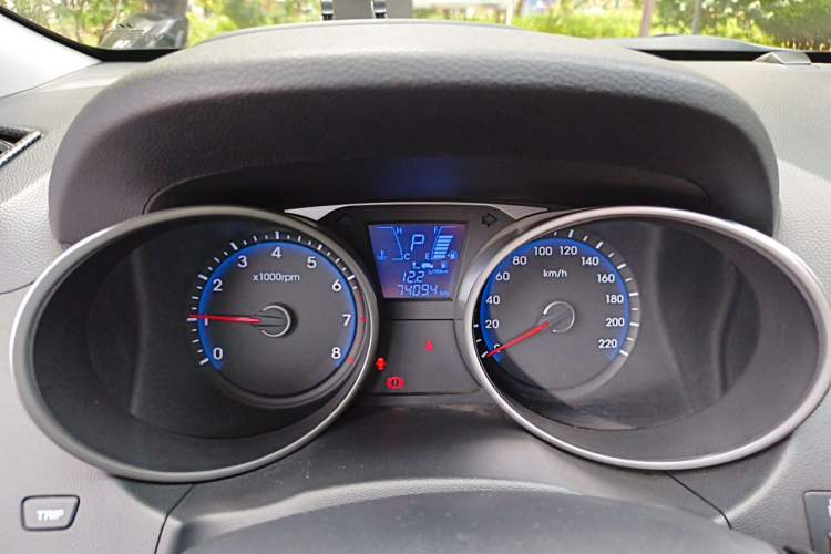 Used Hyundai ix35 2015 2.0L Automatic 2WD Comfort Edition China V Standard Odometer Close Up