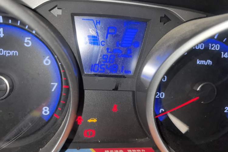 Used Hyundai ix35 2015 2.0L Automatic 2WD Smart Version China V Standard Odometer Close Up