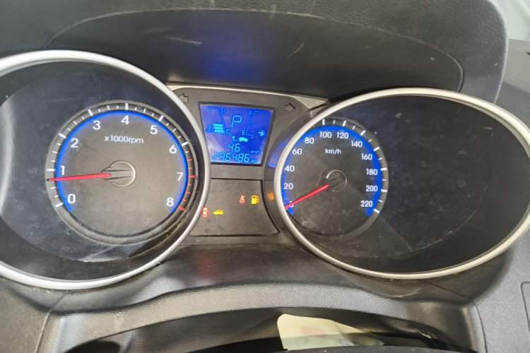 Used Hyundai ix35 2015 2.0L Automatic 2WD Smart Type China IV Odometer Close Up