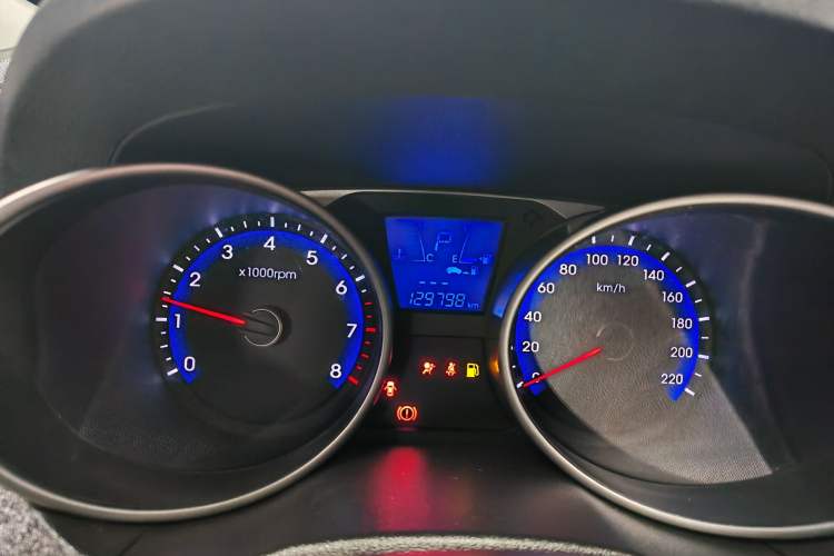Used Hyundai ix35 2015 2.0L Automatic 2WD Smart Version China V Standard Odometer Close Up