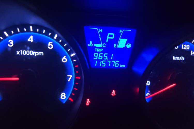 Used Hyundai ix35 2015 2.0L Automatic 2WD Smart Type China IV Odometer Close Up