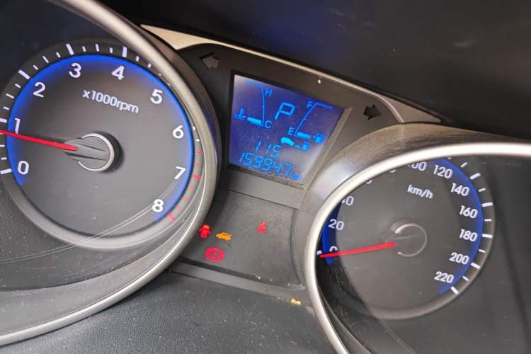 Used Hyundai ix35 2015 2.0L Automatic 2WD Smart Version China V Standard Odometer Close Up