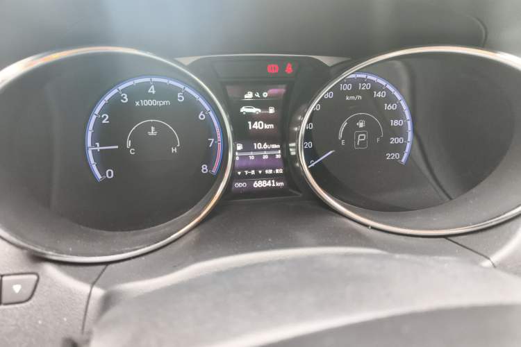 Used Hyundai ix35 2015 2.0L Automatic Two-Wheel Drive Leading Trim China IV Standard Odometer Close Up