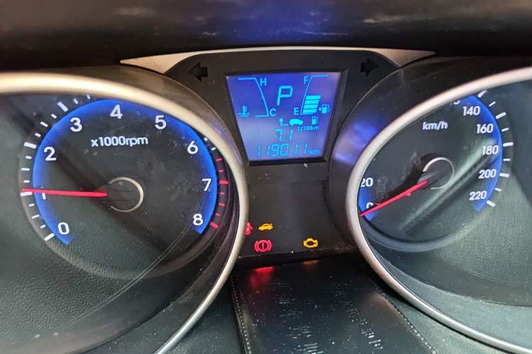 Used Hyundai ix35 2015 2.0L Automatic 2WD Comfort Edition China V Standard Odometer Close Up