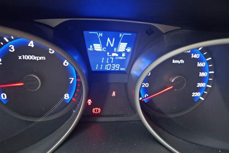 Used Hyundai ix35 2015 2.0L Automatic 2WD Comfort Edition China IV Standard Odometer Close Up