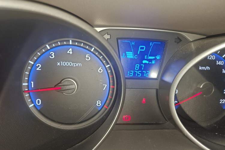 Used Hyundai ix35 2015 2.0L Automatic 2WD Smart Version China V Standard Odometer Close Up