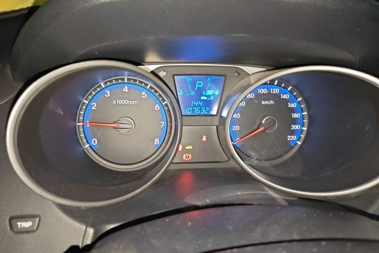 Used Hyundai ix35 2015 2.0L Automatic 2WD Smart Type China IV Odometer Close Up