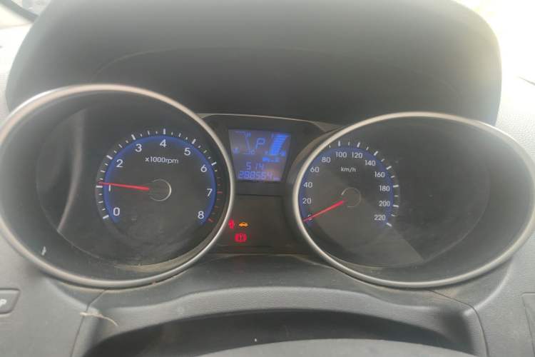 Used Hyundai ix35 2015 2.0L Automatic 2WD Comfort Edition China IV Standard Odometer Close Up