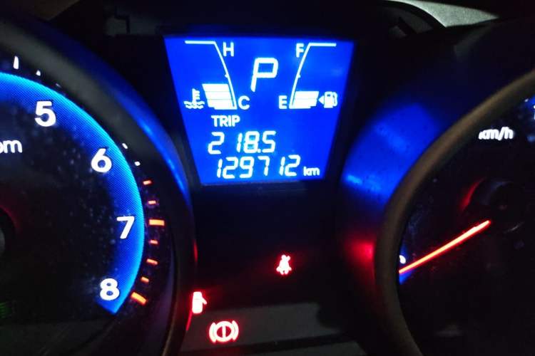Used Hyundai ix35 2015 2.0L Automatic 2WD Smart Version China V Standard Odometer Close Up