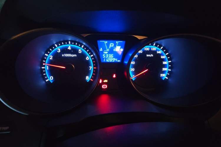 Used Hyundai ix35 2015 2.0L Automatic 2WD Smart Version China V Standard Odometer Close Up