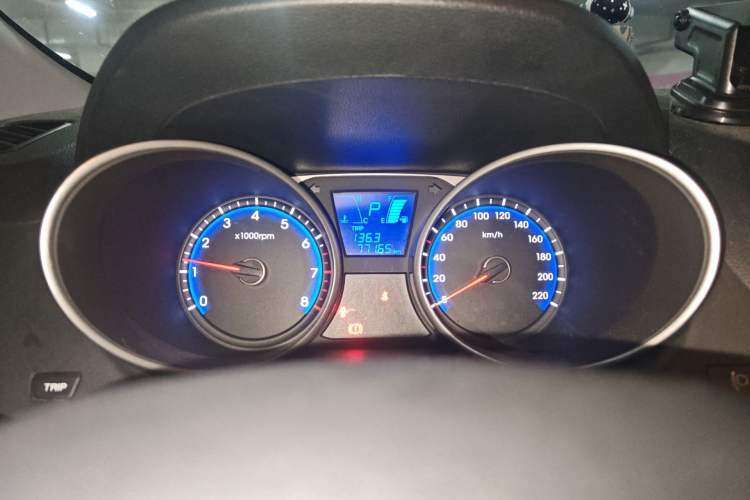 Used Hyundai ix35 2015 2.0L Automatic 2WD Smart Version China V Standard Odometer Close Up