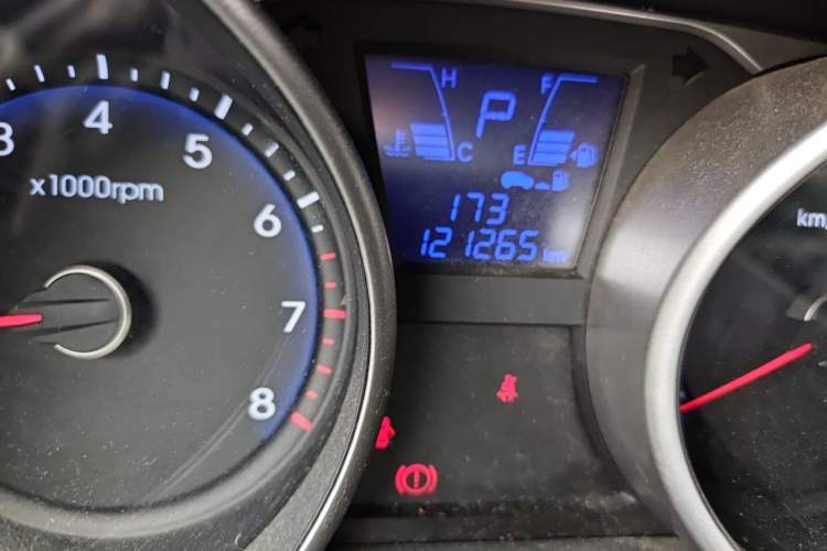 Used Hyundai ix35 2015 2.0L Automatic 2WD Smart Version China V Standard Odometer Close Up