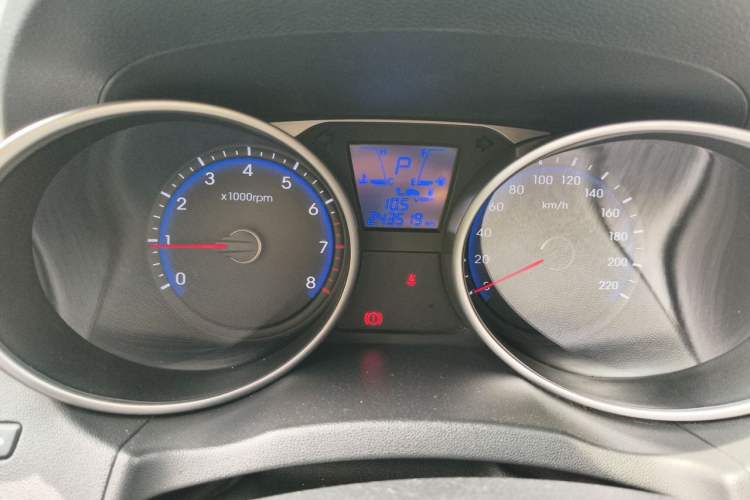 Used Hyundai ix35 2015 2.0L Automatic 2WD Comfort Edition China IV Standard Odometer Close Up