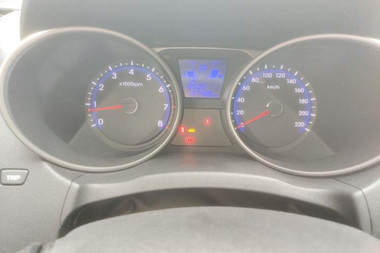 Used Hyundai ix35 2015 2.0L Automatic 2WD Smart Version China V Standard Odometer Close Up