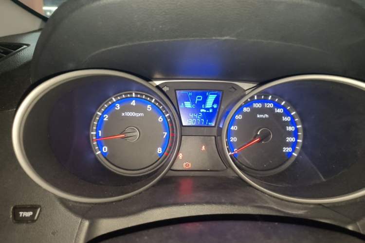 Used Hyundai ix35 2015 2.0L Automatic 2WD Smart Type China IV Odometer Close Up