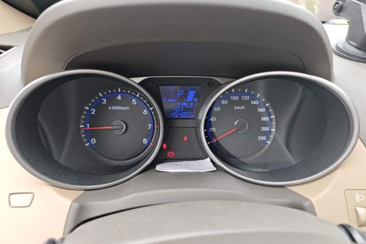 Used Hyundai ix35 2015 2.0L Automatic 2WD Comfort Edition China IV Standard Odometer Close Up