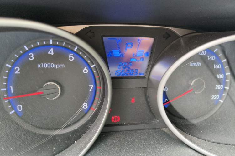 Used Hyundai ix35 2015 2.0L Automatic 2WD Smart Version China V Standard Odometer Close Up