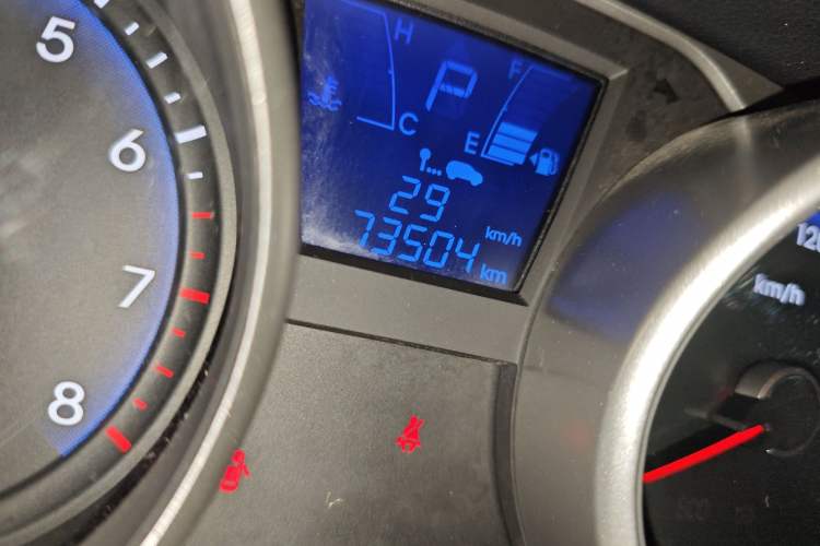 Used Hyundai ix35 2015 2.0L Automatic 2WD Comfort Edition China V Standard Odometer Close Up