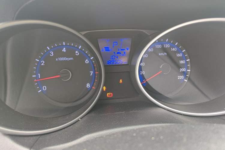 Used Hyundai ix35 2015 2.0L Automatic 2WD Smart Version China V Standard Odometer Close Up