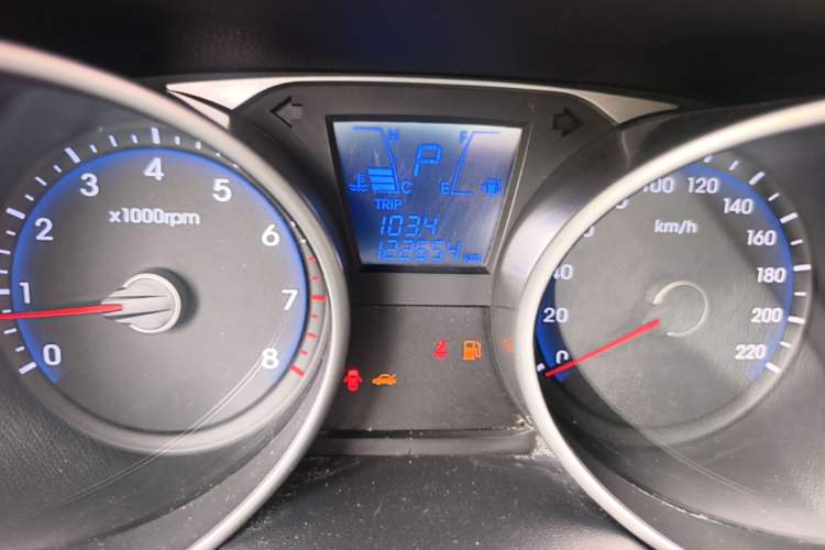 Used Hyundai ix35 2015 2.0L Automatic 2WD Comfort Edition China V Standard Odometer Close Up