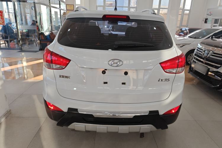 Used Hyundai ix35 2015 2.0L Manual Two-Wheel Drive Comfort Version China IV Standard Rear
