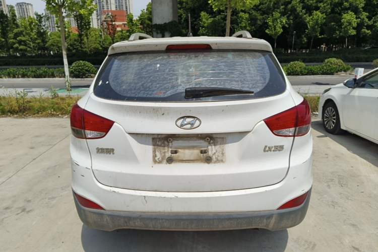Used Hyundai ix35 2015 2.0L Manual Two-Wheel Drive Comfort Version China IV Standard Rear