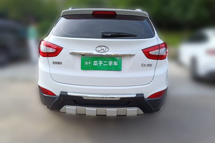 Used Hyundai ix35 2015 2.0L Automatic Two-Wheel Drive Leading Trim China IV Standard Rear