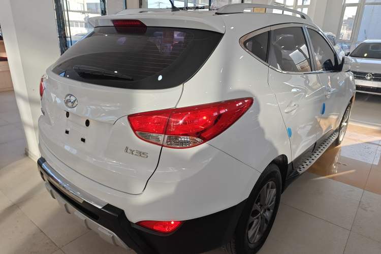 Used Hyundai ix35 2015 2.0L Manual Two-Wheel Drive Comfort Version China IV Standard Rear Right 45 Deg