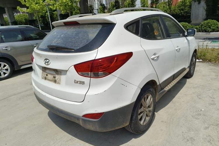 Used Hyundai ix35 2015 2.0L Manual Two-Wheel Drive Comfort Version China IV Standard Rear Right 45 Deg